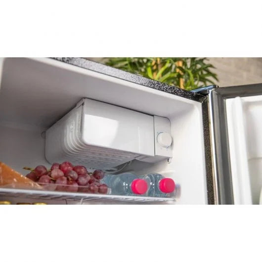 Mini refrigerador Ecotec GrandCooler 20000 SilentCompress negro, eficiente y silencioso
